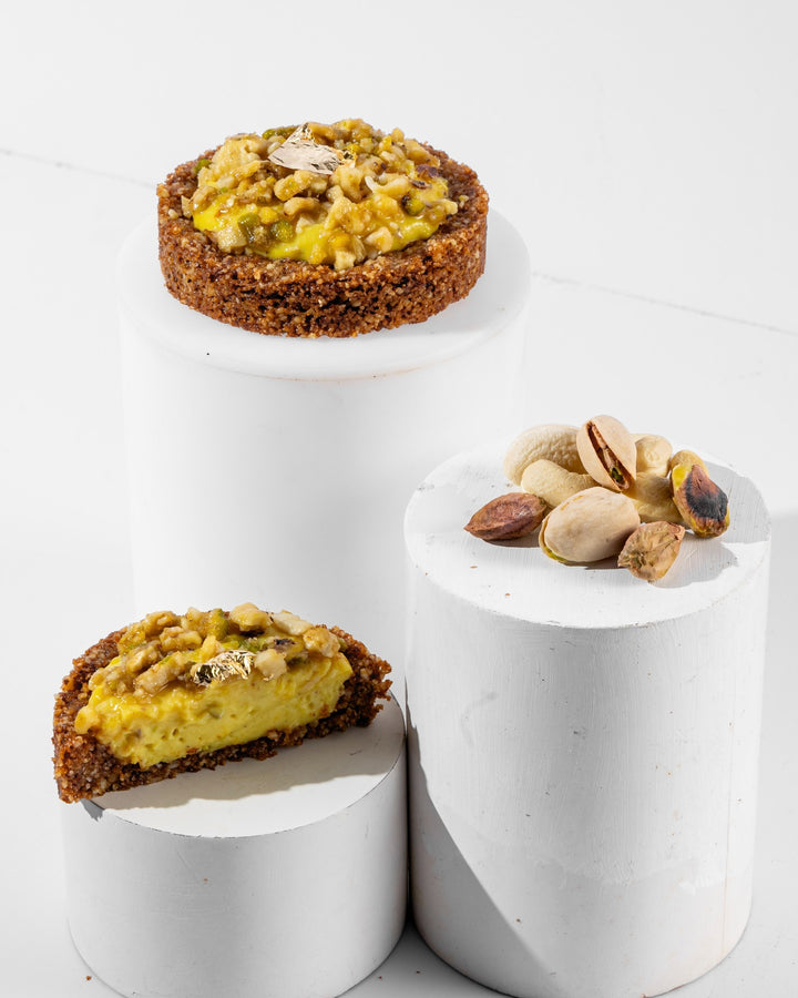 Kesar Kaju Pista Custard Well