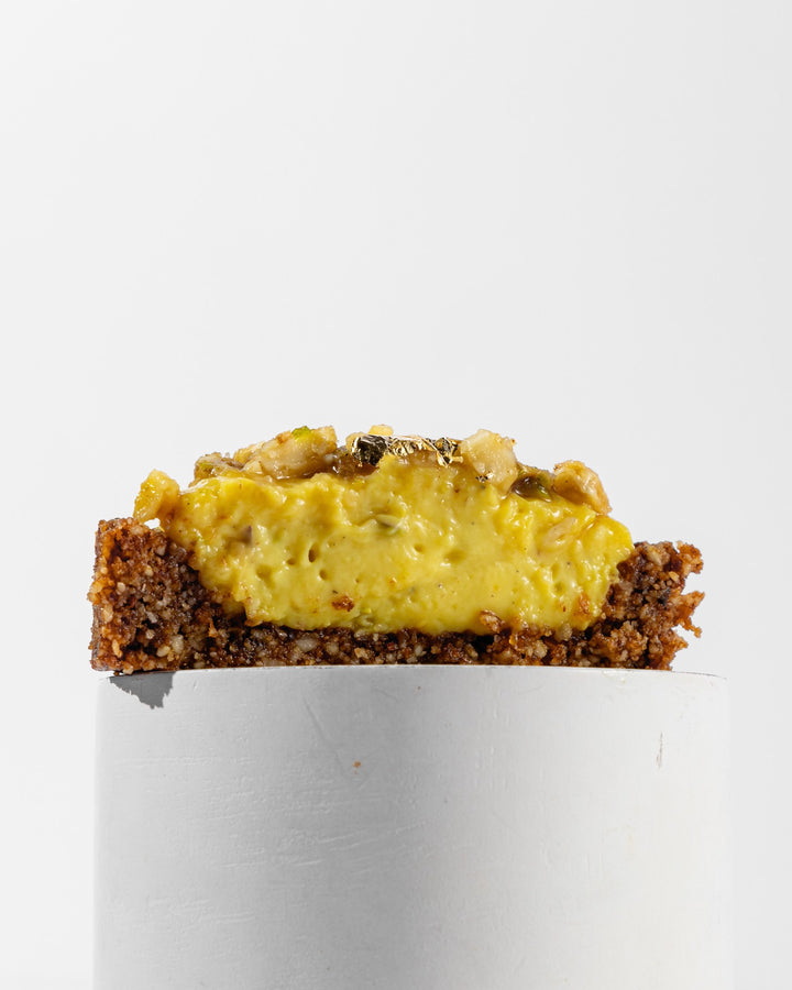 Kesar Kaju Pista Custard Well