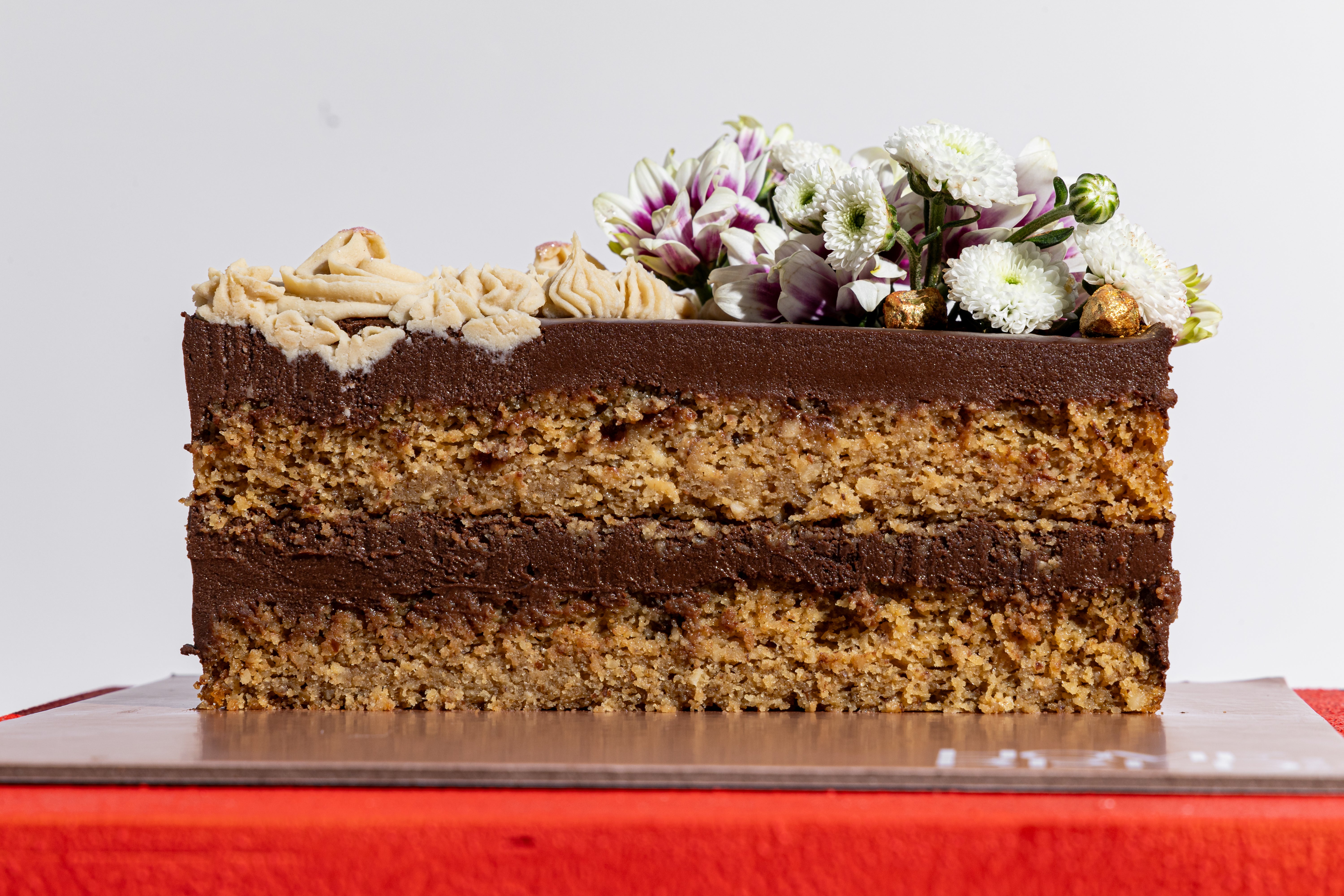 Vanilla & Dark Chocolate Icing Cake