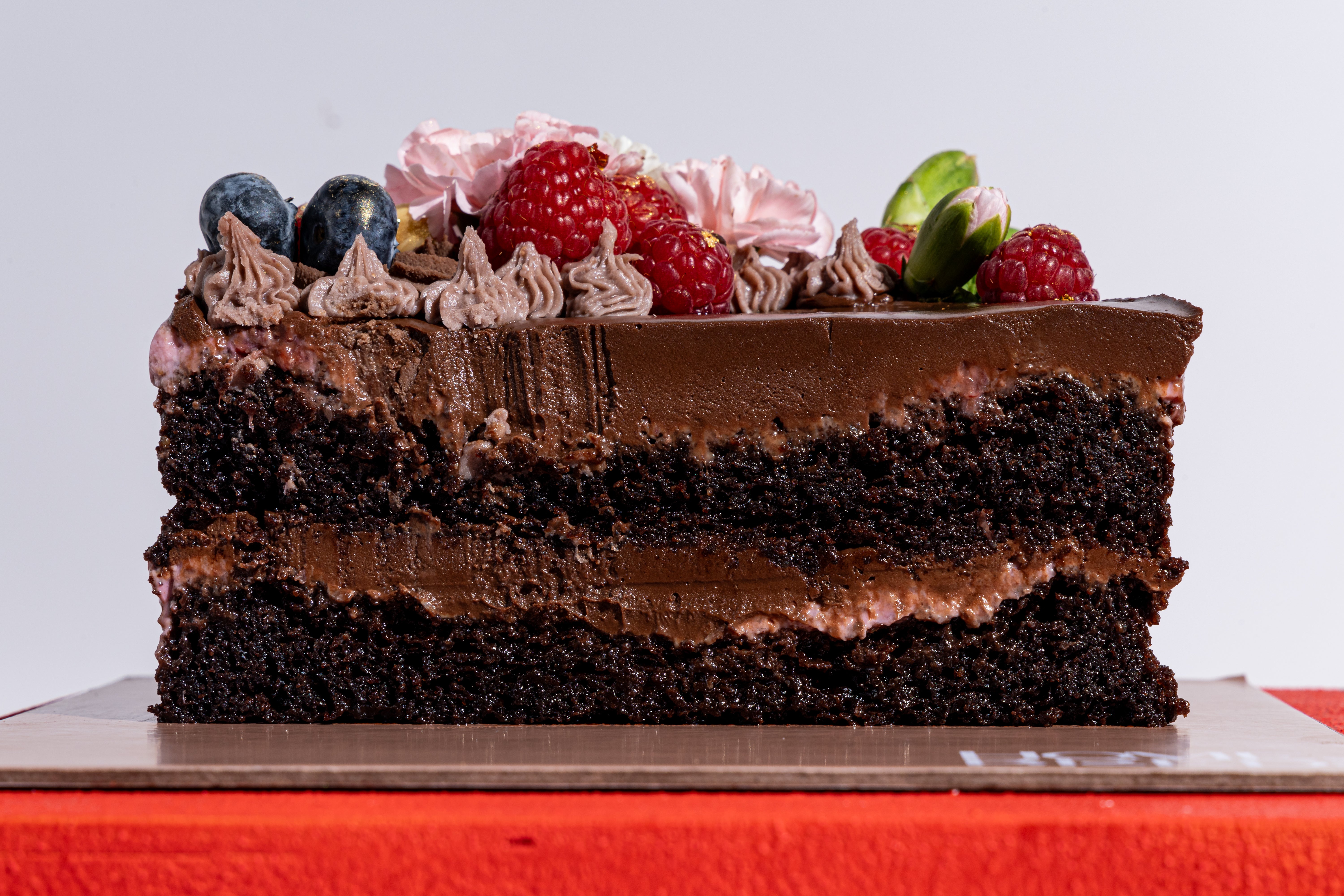 Raspberry & Dark Chocolate Cake Icing Cake